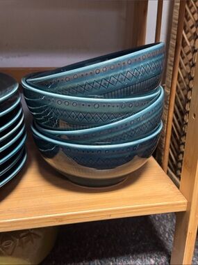 THRESHOLD Kingsland Stoneware Cereal or Salad Bowls Set of 4 6.5” w x 3” deep
